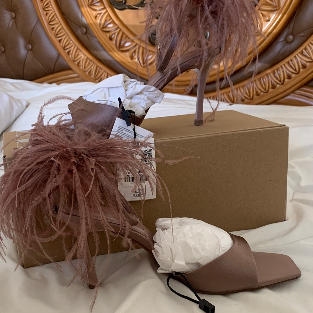 Zara Women's Mauve Feathered Heels - Picture 3 of 4